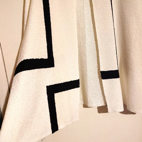 Catherines Black and White Jacket/Sweater Size 1X 18/20W - Picture 4 of 8